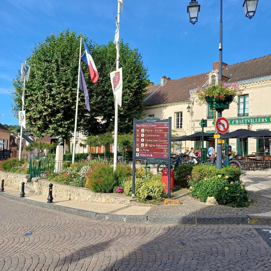 Esterline Hautvillers Bagian luar foto